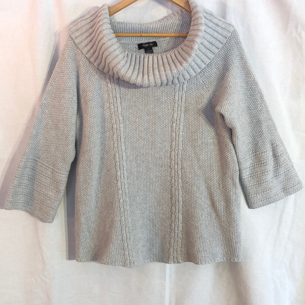 ⬇️⬇️ PRICE DROP ⬇️⬇️ Grey Sweater